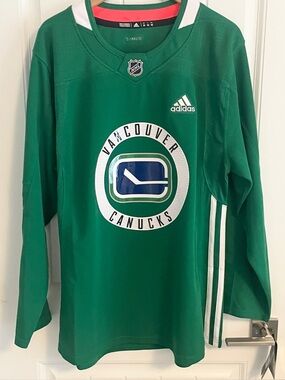 BNWT Authentic Adidas Vancouver Canucks Green Practice Jersey Size 52 Large NEW